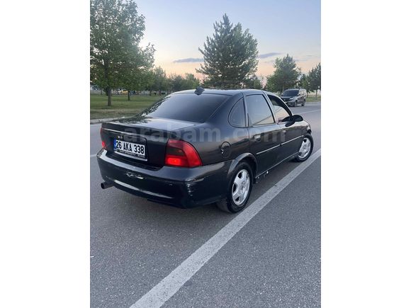 2000 Model Makyajlı kasa kusursuz temizlikte VECTRA 