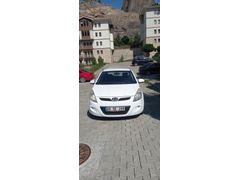 İlk Sahibi Bayandan 2011 Model 104.000 Km. Hyundai i20 Troy 1.4 CVVT Mode 