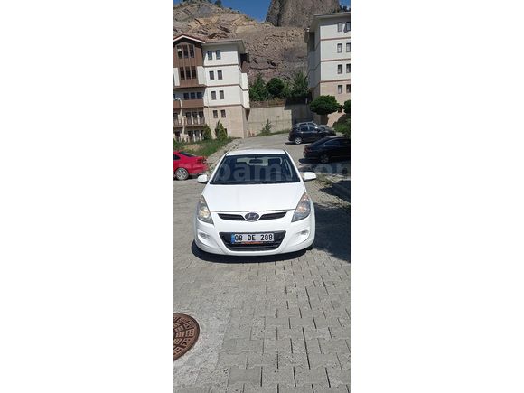 İlk Sahibi Bayandan 2011 Model 104.000 Km. Hyundai i20 Troy 1.4 CVVT Mode 