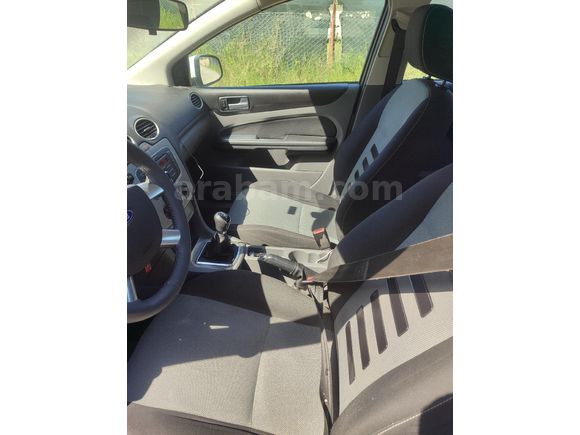Ford Focus 1.6 TDCi Comfort 2011 Model  284.000 km