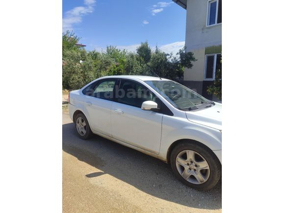 Ford Focus 1.6 TDCi Comfort 2011 Model  284.000 km