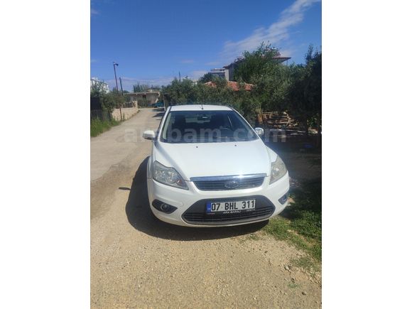 Ford Focus 1.6 TDCi Comfort 2011 Model  284.000 km