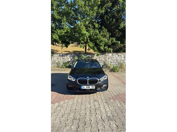 Sahibinden BMW 1 Serisi 118i Sport Line 2023 Model  37.000 km Siyah