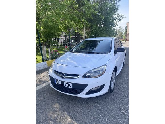 Memurdan Otomatik Opel Astra 1.4 T Sport 2014 Model kusursuz bir araç.