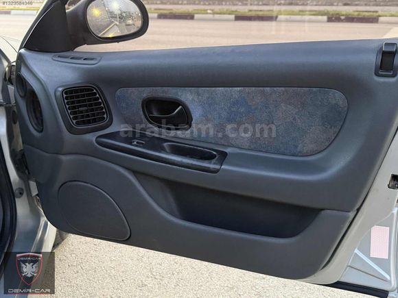 RENAULT LAGUNA 2.0 RXE MASRAFSIZ KLİMALI