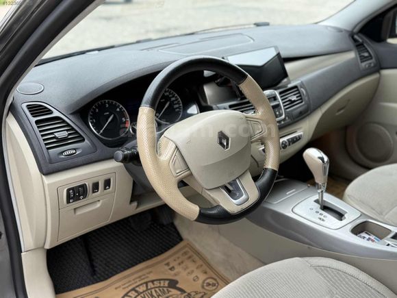 2009 DİZEL OTOMATİK EN DOLUSU LAGUNA PRİVİLEGE ÖZEL PLAKALI
