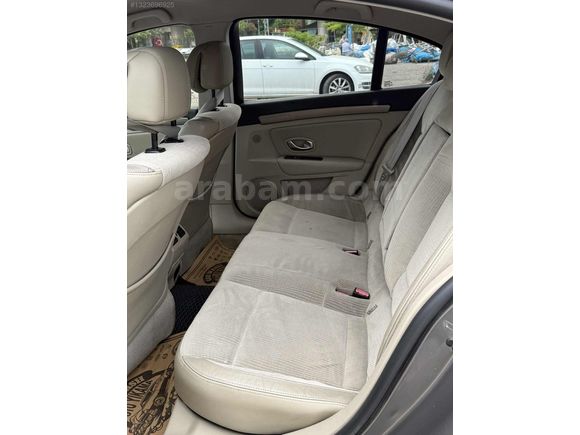 2009 DİZEL OTOMATİK EN DOLUSU LAGUNA PRİVİLEGE ÖZEL PLAKALI