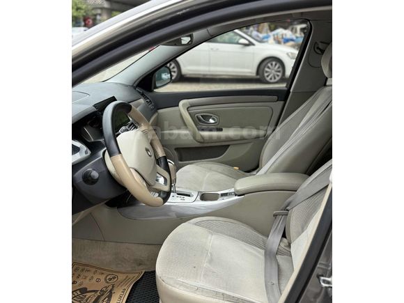 2009 DİZEL OTOMATİK EN DOLUSU LAGUNA PRİVİLEGE ÖZEL PLAKALI