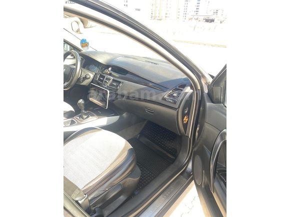 AKOĞLUN'DAN HATASIZ BOYASIZ DEĞİŞENSİZ 2009 MODEL 1.5 LAGUNA