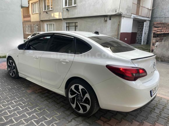 Sahibinden değişensiz boyasız düşük km