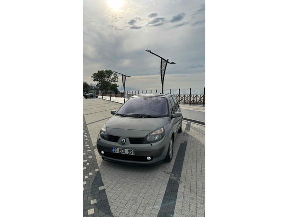 Sahibinden Renault Scenic 1.6 Dynamique 2004 Model