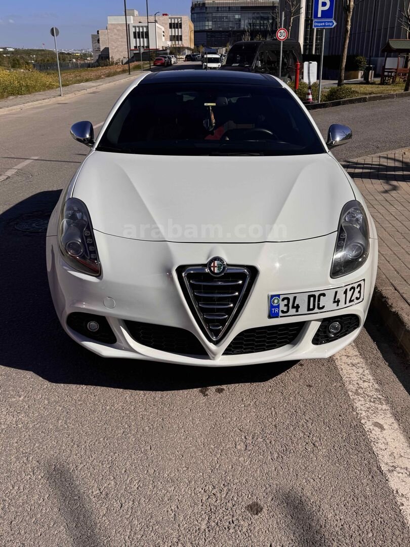Sahibinden Alfa Romeo Giulietta 1.4 TB MultiAir Distinctive 2013 Model İstanbul 86.000 km Beyaz 1