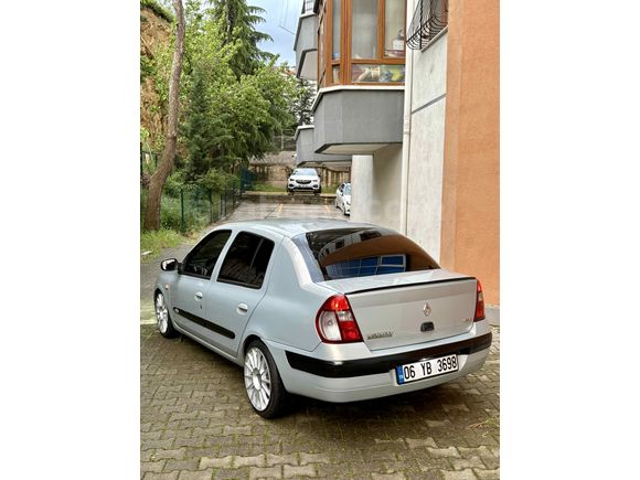 Tek parça boyalı KLİMALİ yaza hazır Clio 