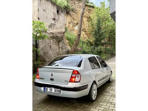 Tek parça boyalı KLİMALİ yaza hazır Clio 