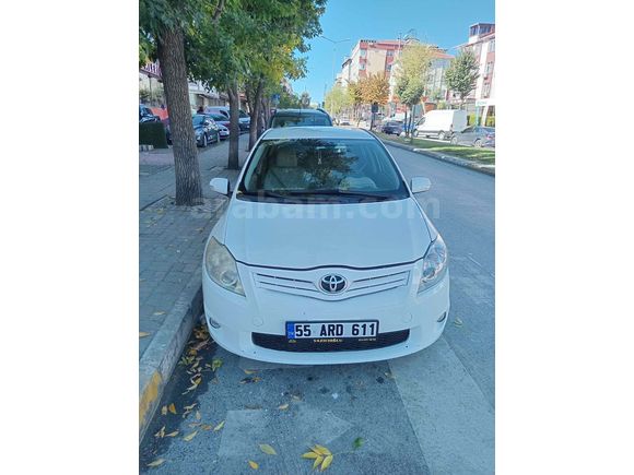 Sahibinden Toyota Auris 1.6 Elegant 2011 Model  267.000 km Beyaz