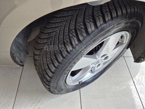 GÜLDALI'DAN 2010 MODEL ORJİNAL, OTOMATİK 1.6, 16VALF FLUENCE