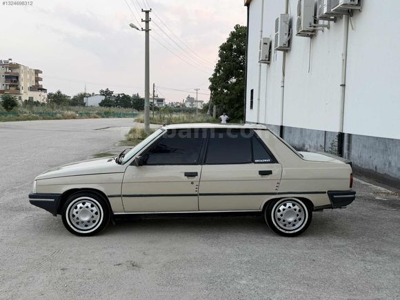RENAULT 9 BROADWAY