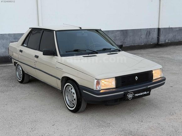 RENAULT 9 BROADWAY