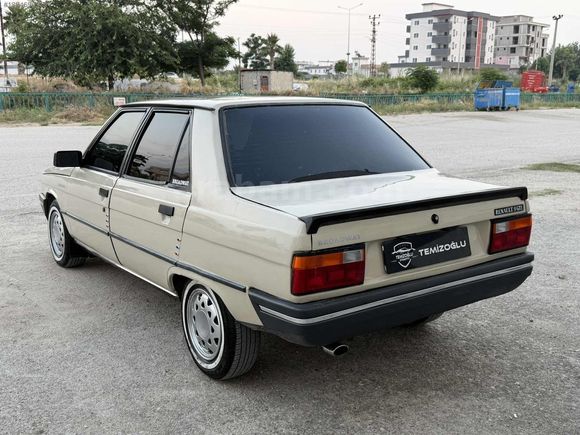 RENAULT 9 BROADWAY