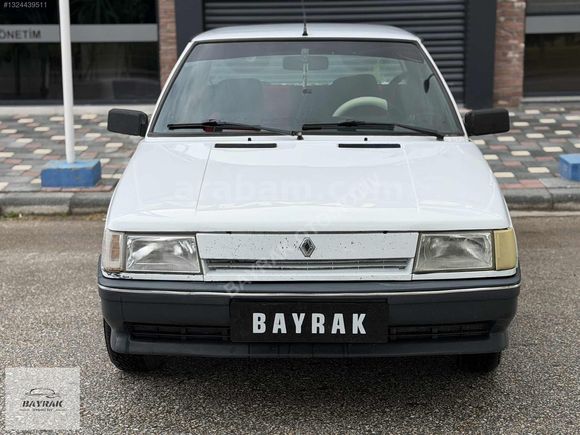 RENAULT BROADWAY MOTOR YÜRÜYEN SÜPER