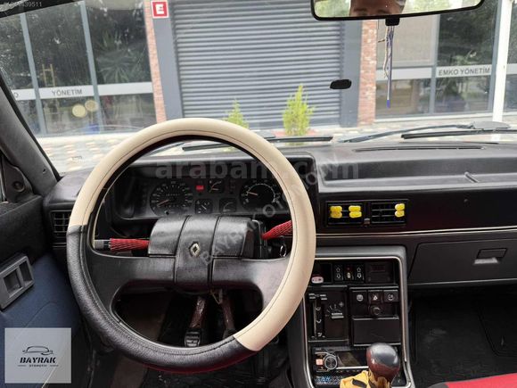 RENAULT BROADWAY MOTOR YÜRÜYEN SÜPER