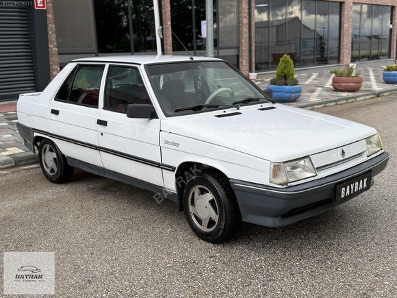 RENAULT BROADWAY MOTOR YÜRÜYEN SÜPER