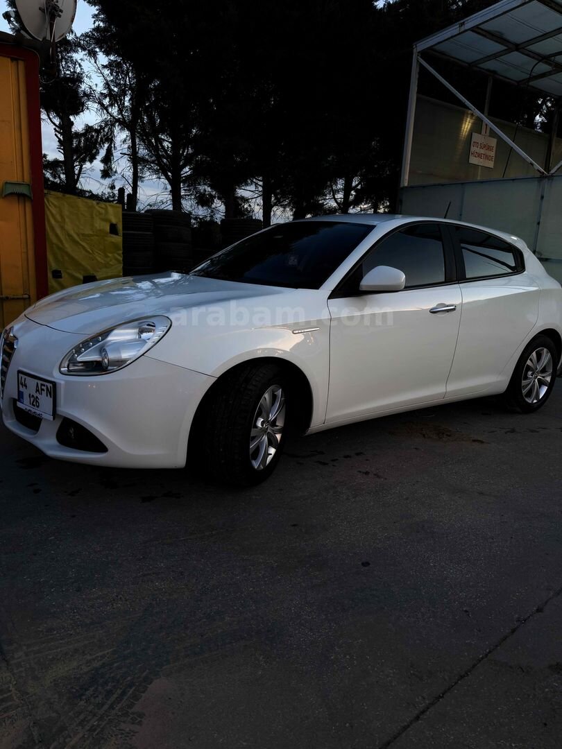 Sahibinden Alfa Romeo Giulietta 1.6 JTD Progression Plus 2013 Model Tekirdağ 186.800 km Beyaz 4