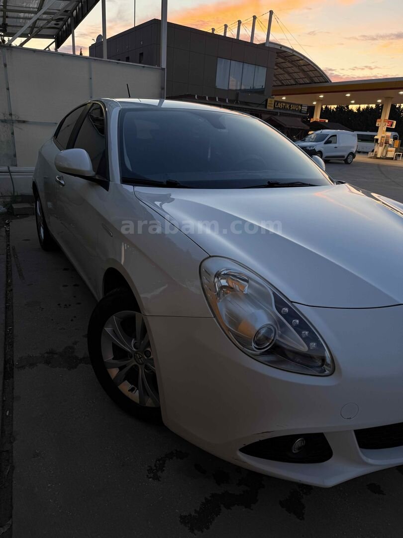 Sahibinden Alfa Romeo Giulietta 1.6 JTD Progression Plus 2013 Model Tekirdağ 186.800 km Beyaz 5