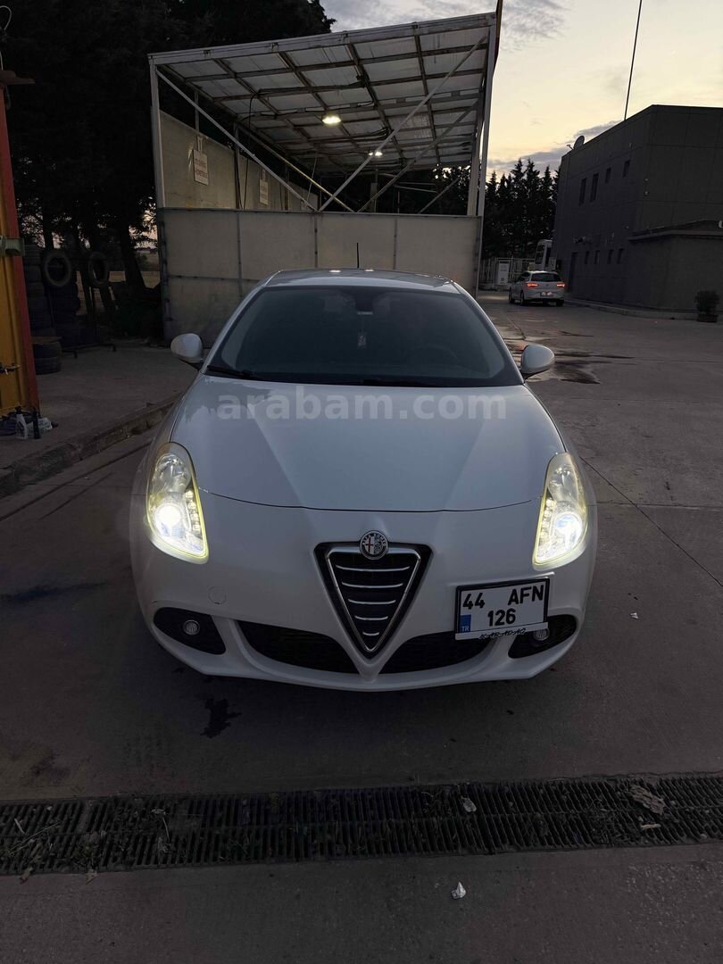 Sahibinden Alfa Romeo Giulietta 1.6 JTD Progression Plus 2013 Model Tekirdağ 186.800 km Beyaz 3