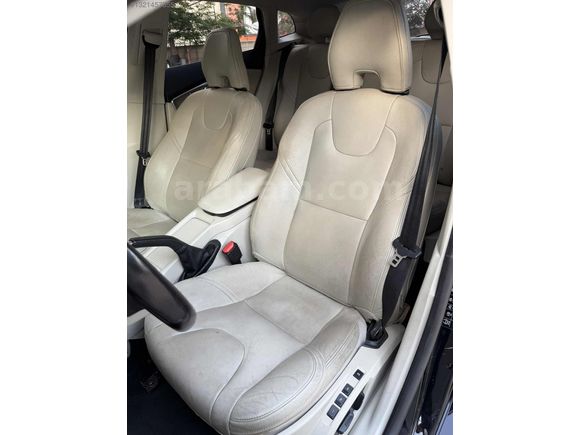 ZARA AUTO'DAN VOLVO V40 1.5 T3 95 BİNDE TERTEMİZ