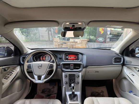 ZARA AUTO'DAN VOLVO V40 1.5 T3 95 BİNDE TERTEMİZ