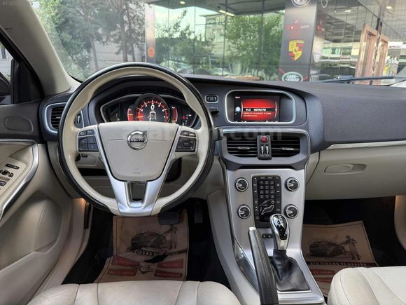 ZARA AUTO'DAN VOLVO V40 1.5 T3 95 BİNDE TERTEMİZ