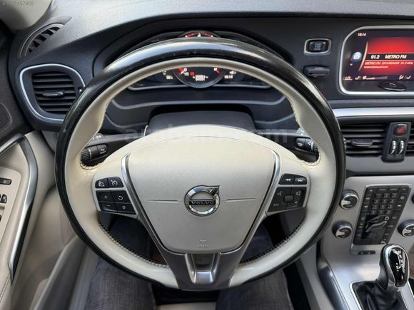 ZARA AUTO'DAN VOLVO V40 1.5 T3 95 BİNDE TERTEMİZ