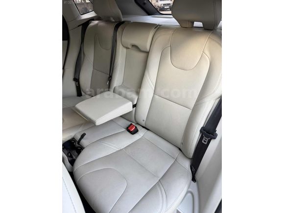 ZARA AUTO'DAN VOLVO V40 1.5 T3 95 BİNDE TERTEMİZ