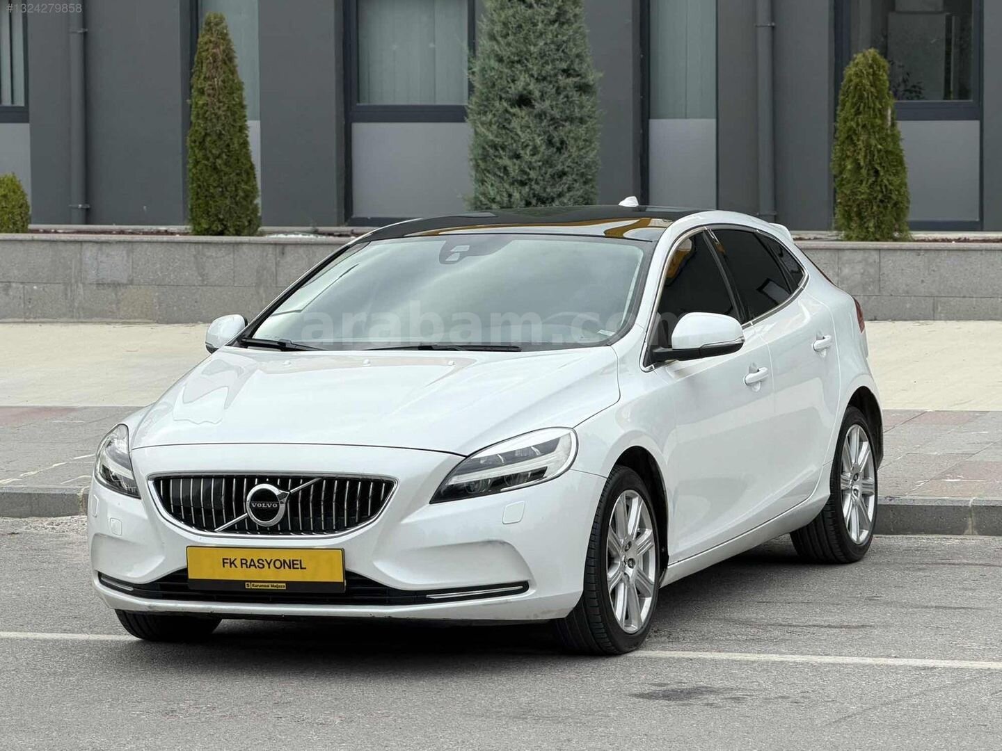 Galeriden Volvo V40 1.5 Inscription 2018 Model Çorum 284.500 km Beyaz 4