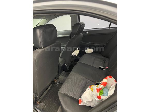Sahibinden Mitsubishi Lancer 1.5 Invite 2010 Model   Gri (Gümüş)
