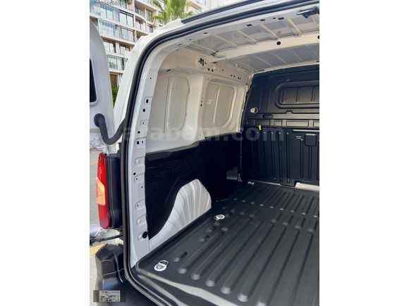 2024 MODEL 37000 KM'DE BOYASIZ OPEL COMBO CARGO 1.5 D EDITION