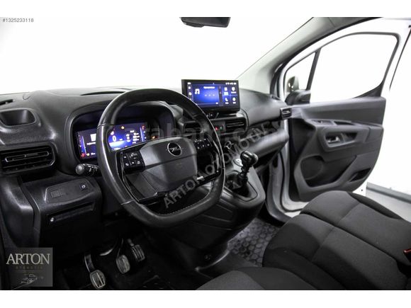2025 ÇIKIŞLI 60 BİN KM ORJİNAL UZUN ŞAŞE ÇİFT SÜRGÜ FULL+FULL
