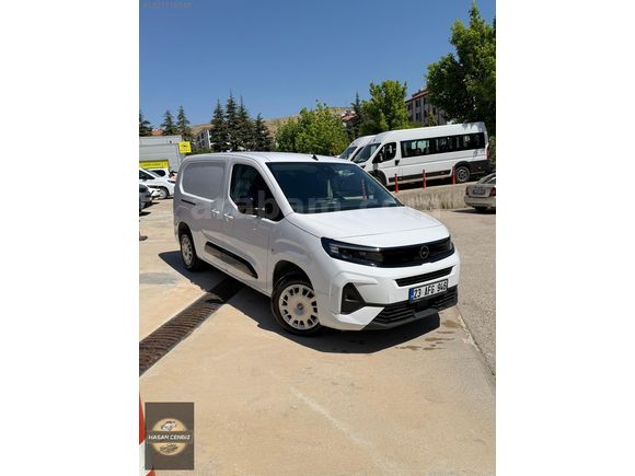 Combo Cargo Ultimate XL Otomatik vites 33.000 km