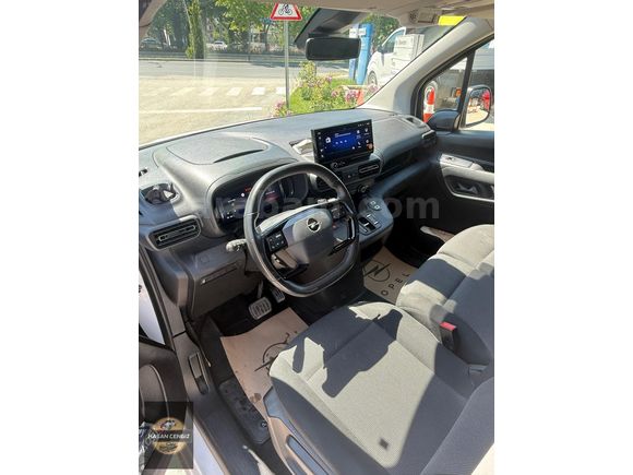 Combo Cargo Ultimate XL Otomatik vites 33.000 km