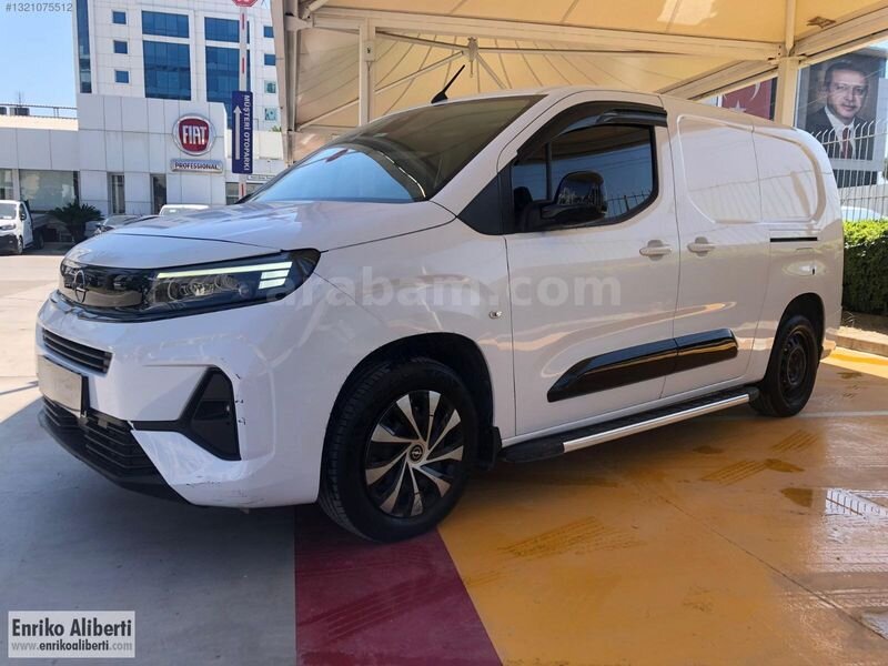 Galeriden Opel Combo 1.5 CDTI Elegance 2024 Model İzmir 39.649 km Beyaz
