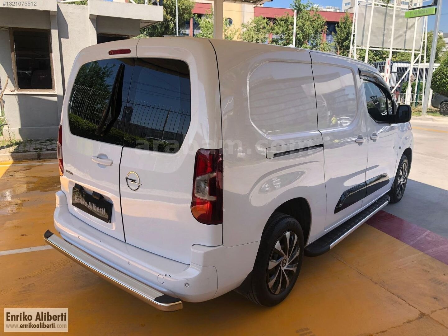 Galeriden Opel Combo 1.5 CDTI Elegance 2024 Model İzmir 39.649 km Beyaz 4