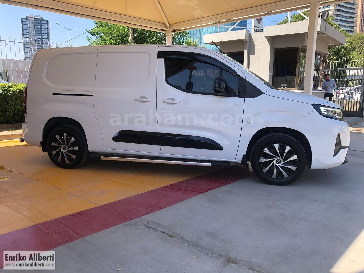 Galeriden Opel Combo 1.5 CDTI Elegance 2024 Model İzmir 39.649 km Beyaz 7