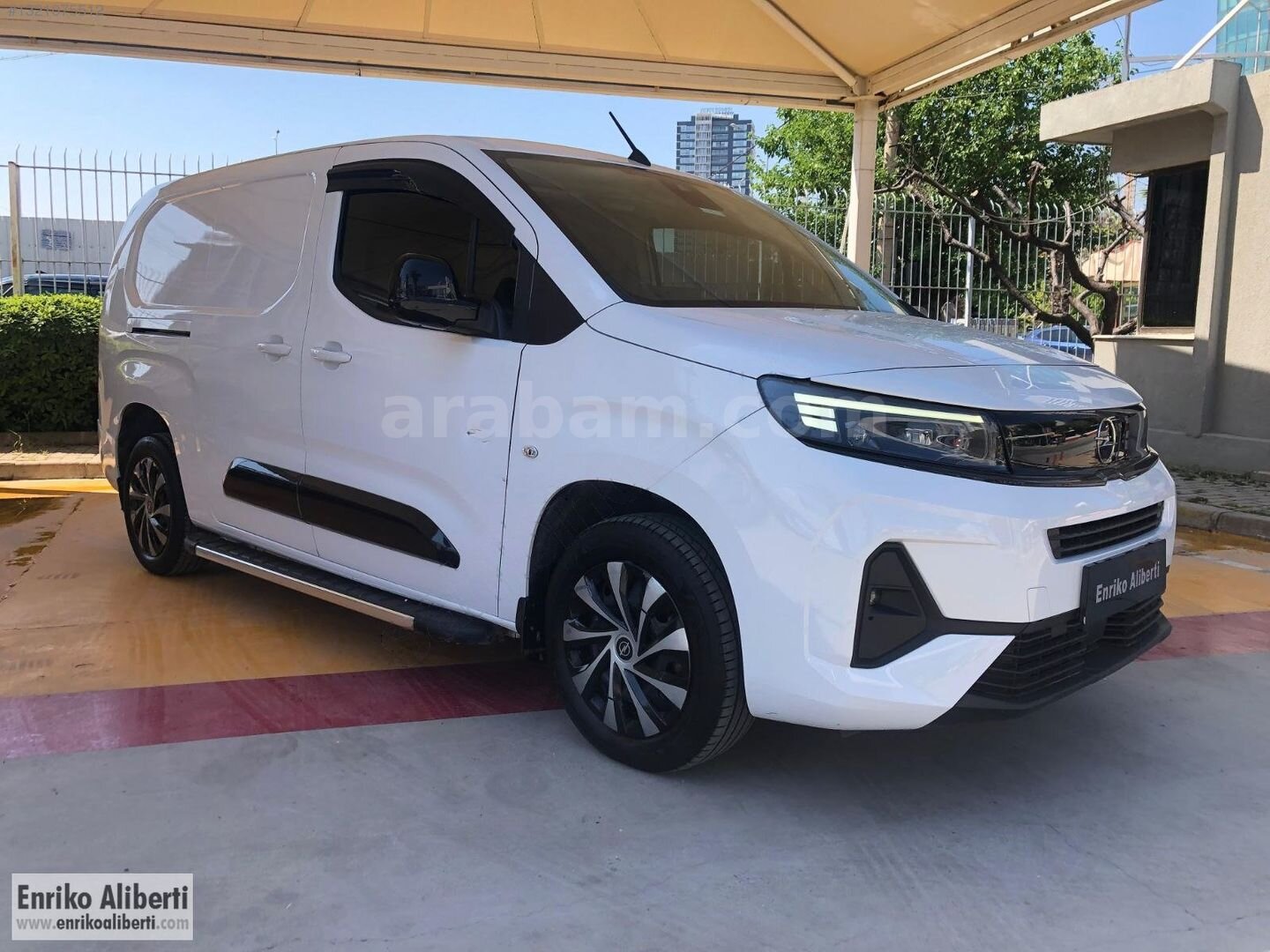 Galeriden Opel Combo 1.5 CDTI Elegance 2024 Model İzmir 39.649 km Beyaz 3