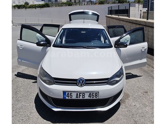 2011 modl 1.4 Polo Comfortline ve 2020 model 1.5 DCİ Dacia Sandero Stepway satılık araçlar