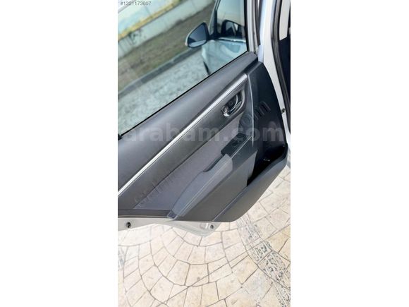 BEREKET OTOMOTİVDEN 1.6 2015 MODEL COROLLA