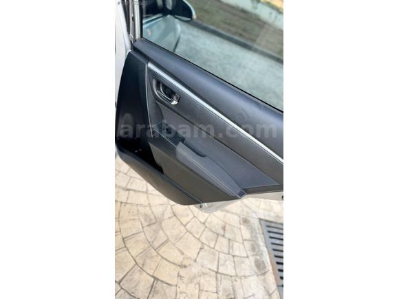 BEREKET OTOMOTİVDEN 1.6 2015 MODEL COROLLA
