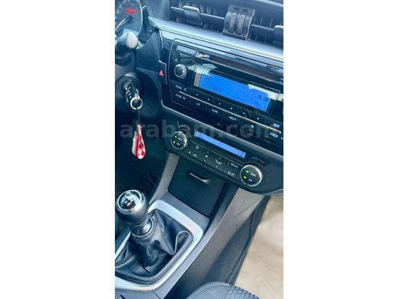 BEREKET OTOMOTİVDEN 1.6 2015 MODEL COROLLA