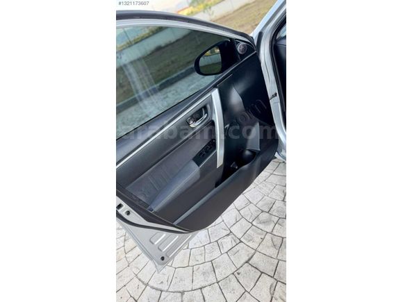 BEREKET OTOMOTİVDEN 1.6 2015 MODEL COROLLA