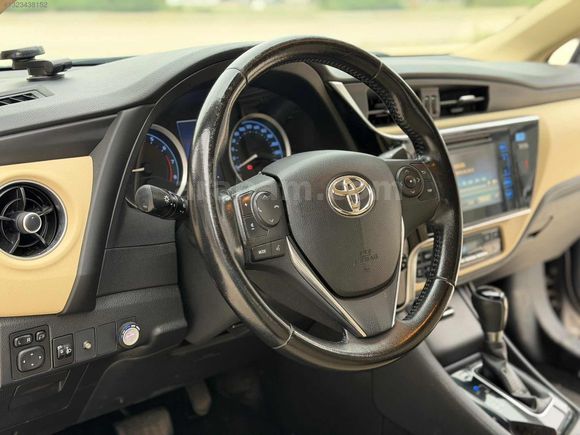 COROLLA 1.6 ADVANCE EN DOLUSU